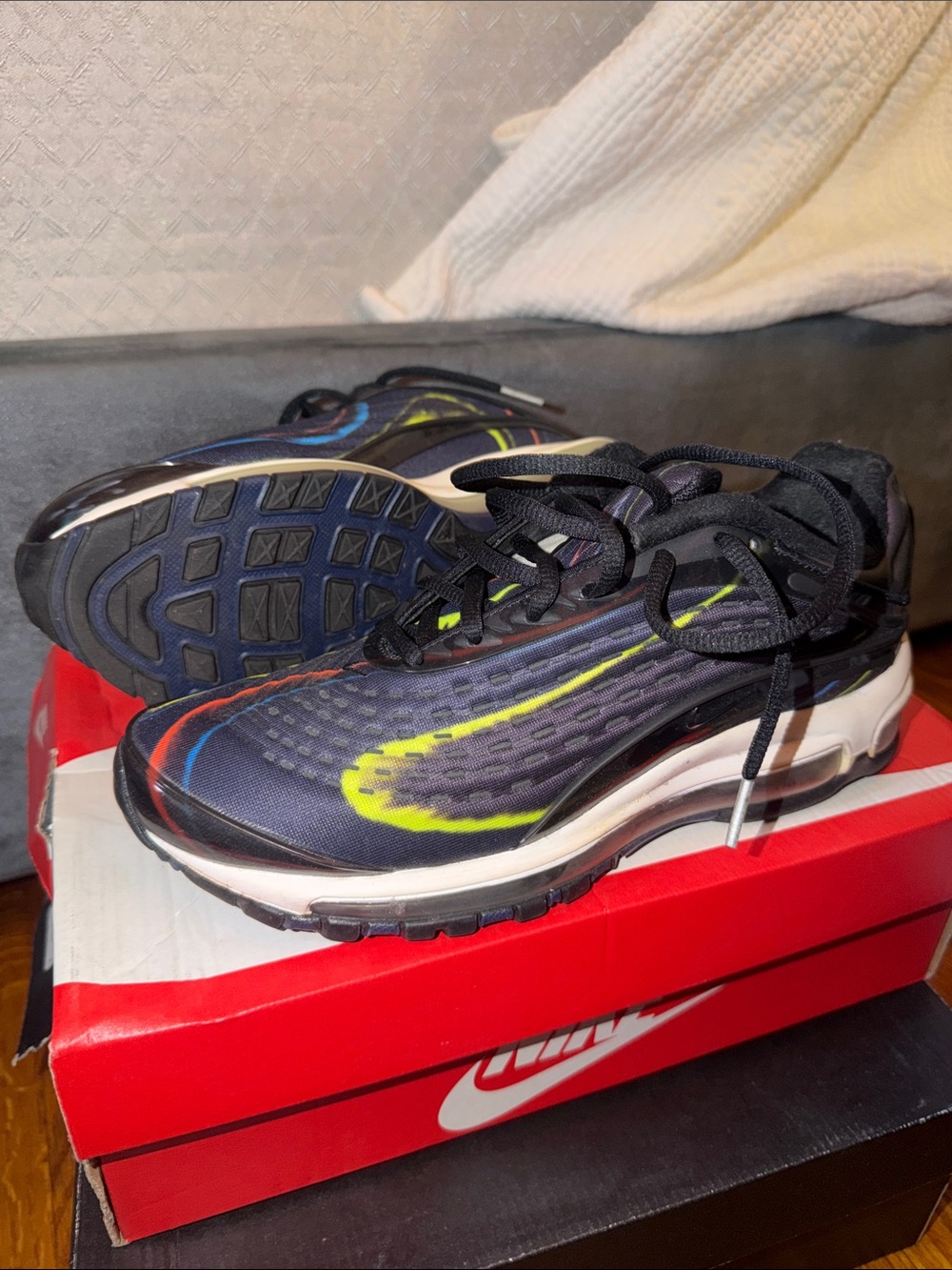 NIKE AIR MAX DELUXE